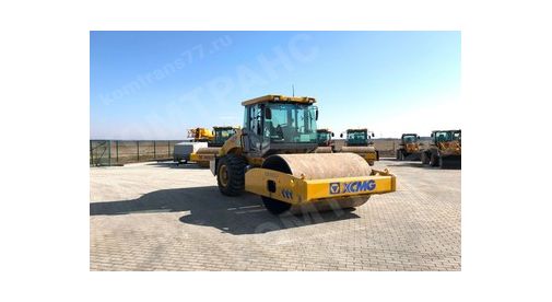 XCMG-XS163J-front-right Дорожный каток XCMG XS163J
