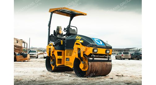 XMR303-front-left Дорожный каток XCMG XMR303
