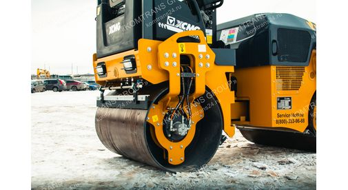 XMR303-wheel-rear Дорожный каток XCMG XMR303
