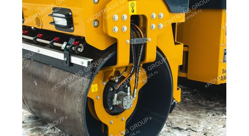 XMR403S-front-wheel Дорожный каток XCMG XMR403S