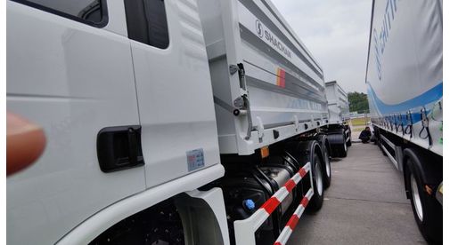 Автопоезд-зерновоз Shacman L3000 6х4 фото 2 Автопоезд-зерновоз Shacman L3000 6х4