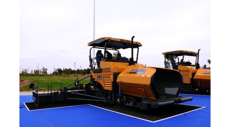 Асфальтоукладчик XCMG RP903S Асфальтоукладчик XCMG RP903S