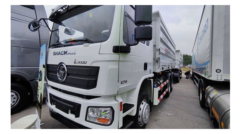Автопоезд-зерновоз Shacman L3000 6х4 Автопоезд-зерновоз Shacman L3000 6х4