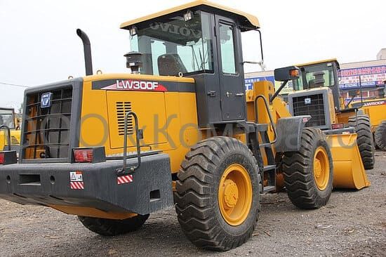 Фронтальный погрузчик XCMG LW300F